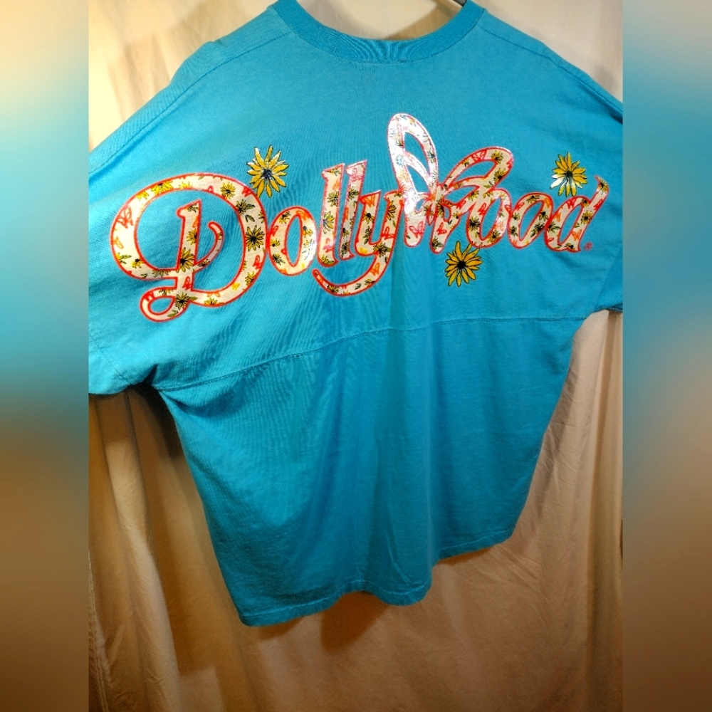 Ladies Dollywood Spirit Jersey Crew neck  NWT Med
